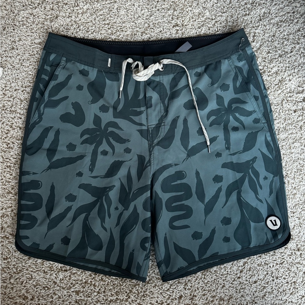 Brand new without tags Vuori swim shorts size 32, unlined